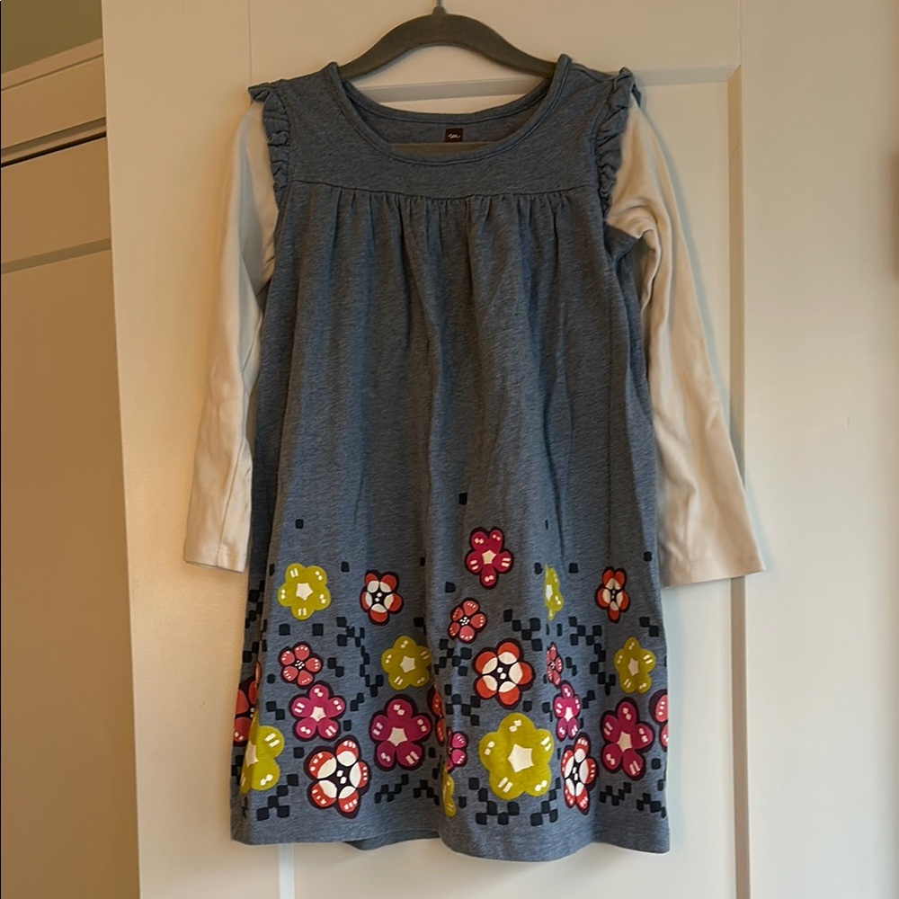 Tea Collection size 6 Gray dress with contrasting Long Sleeves and empire waist